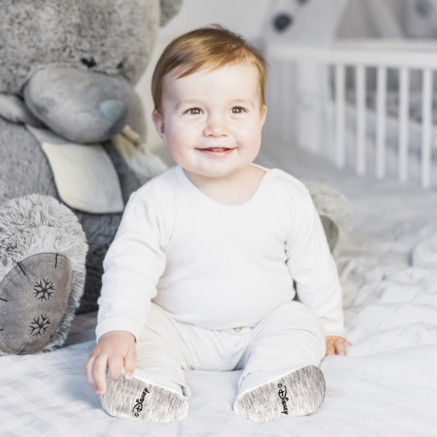 סט בגדים ופיג'מה בעיצוב פו הדב לתינוקות מבית דיסני - תמונה 2